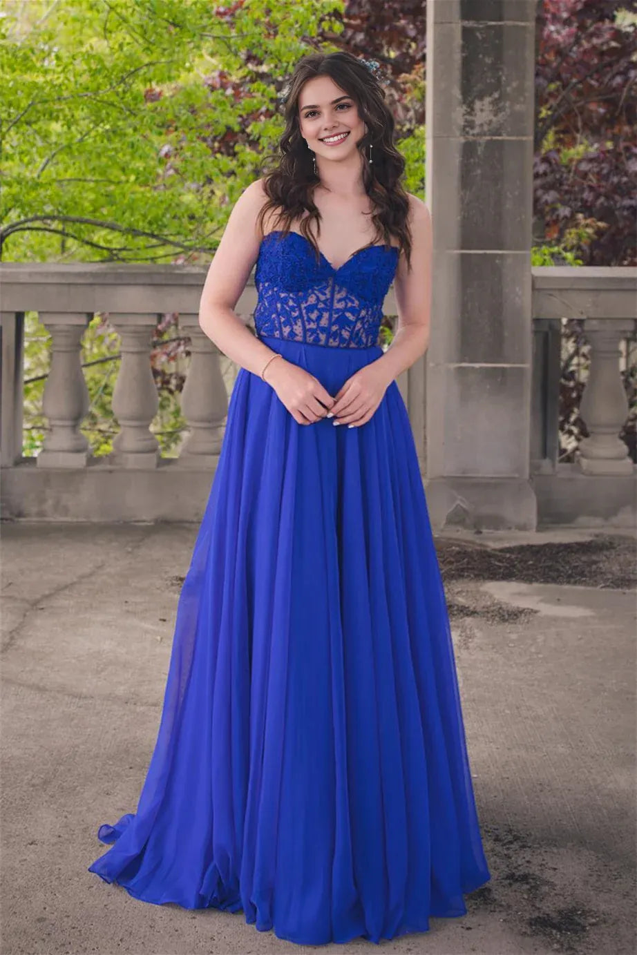 Vestido Weitese sin tirantes azul real con apliques de gasa, vestido largo para fiesta